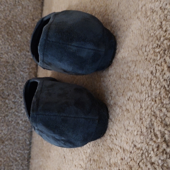 Navy Blue Suede Flats by Vaneli - Size 8N - Picture 10 of 12